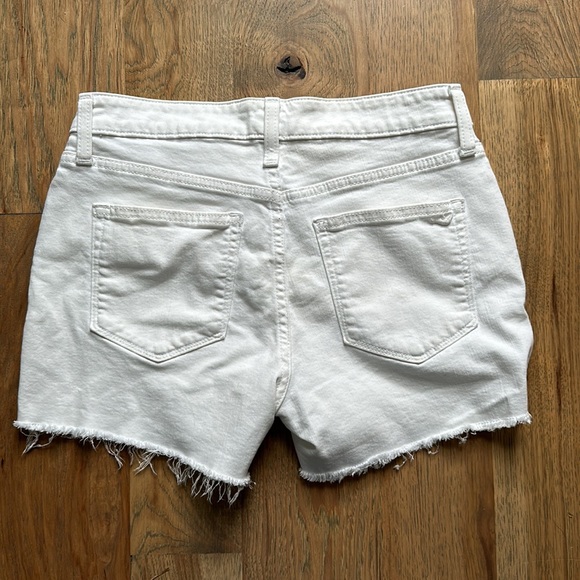 Vineyard Vines white denim shorts - Picture 2 of 4